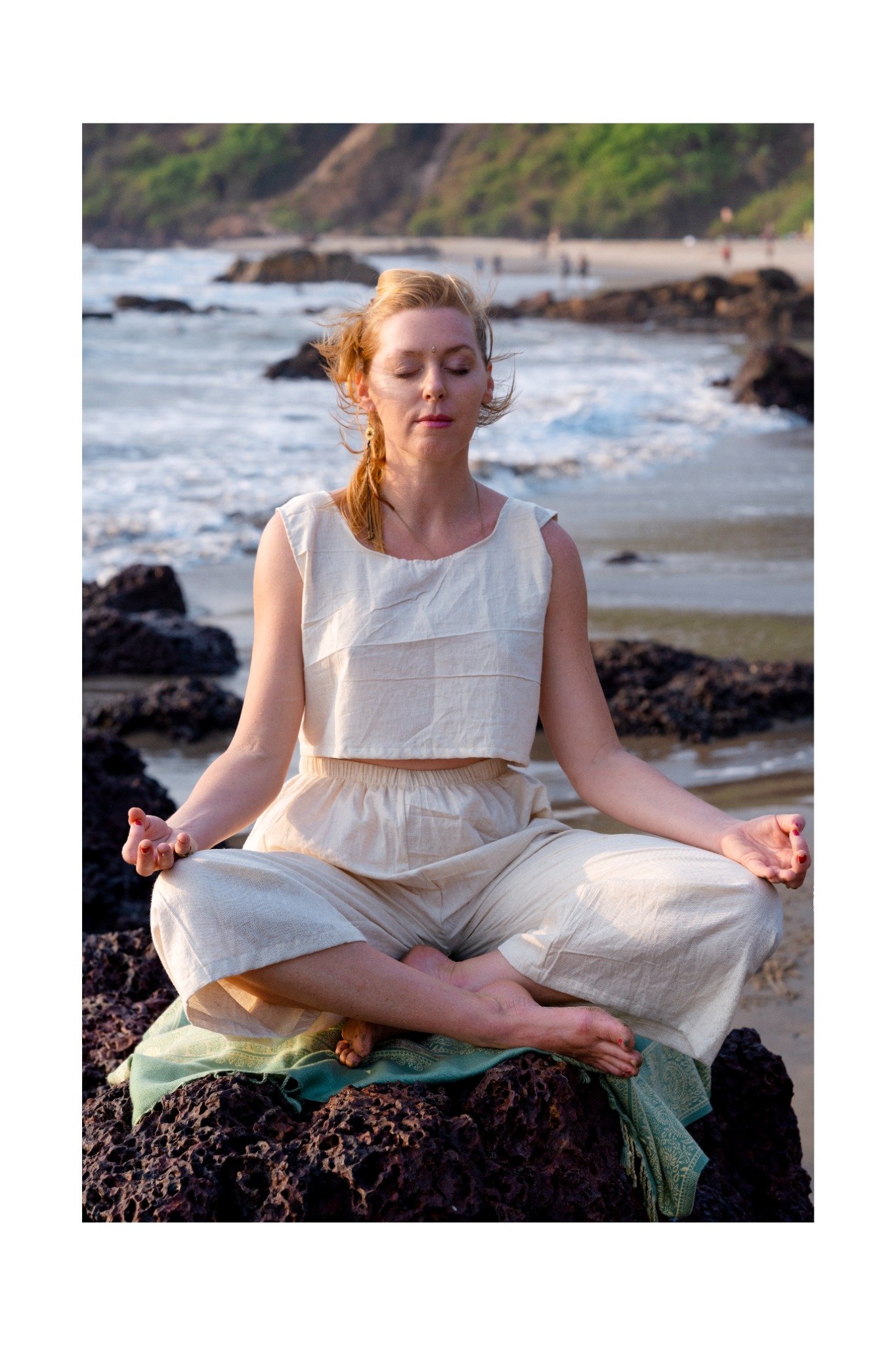 ELARA Cotton Yoga Set in Natural White